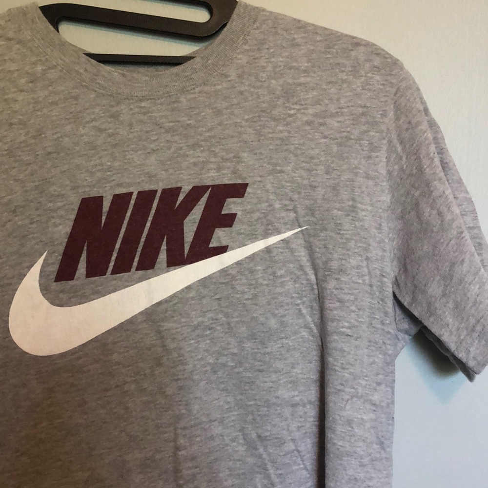 Nike tee
